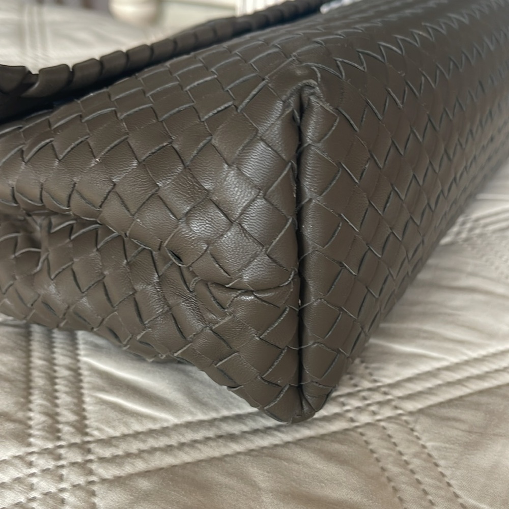 Bottega Veneta Olimpia 
Crossbody Bag Intrecciato Nappa Medium - Picture 11 of 14